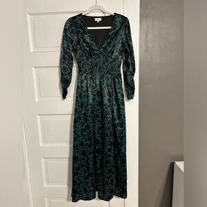 Long sleeve, emerald green dress. Size S. Never worn!